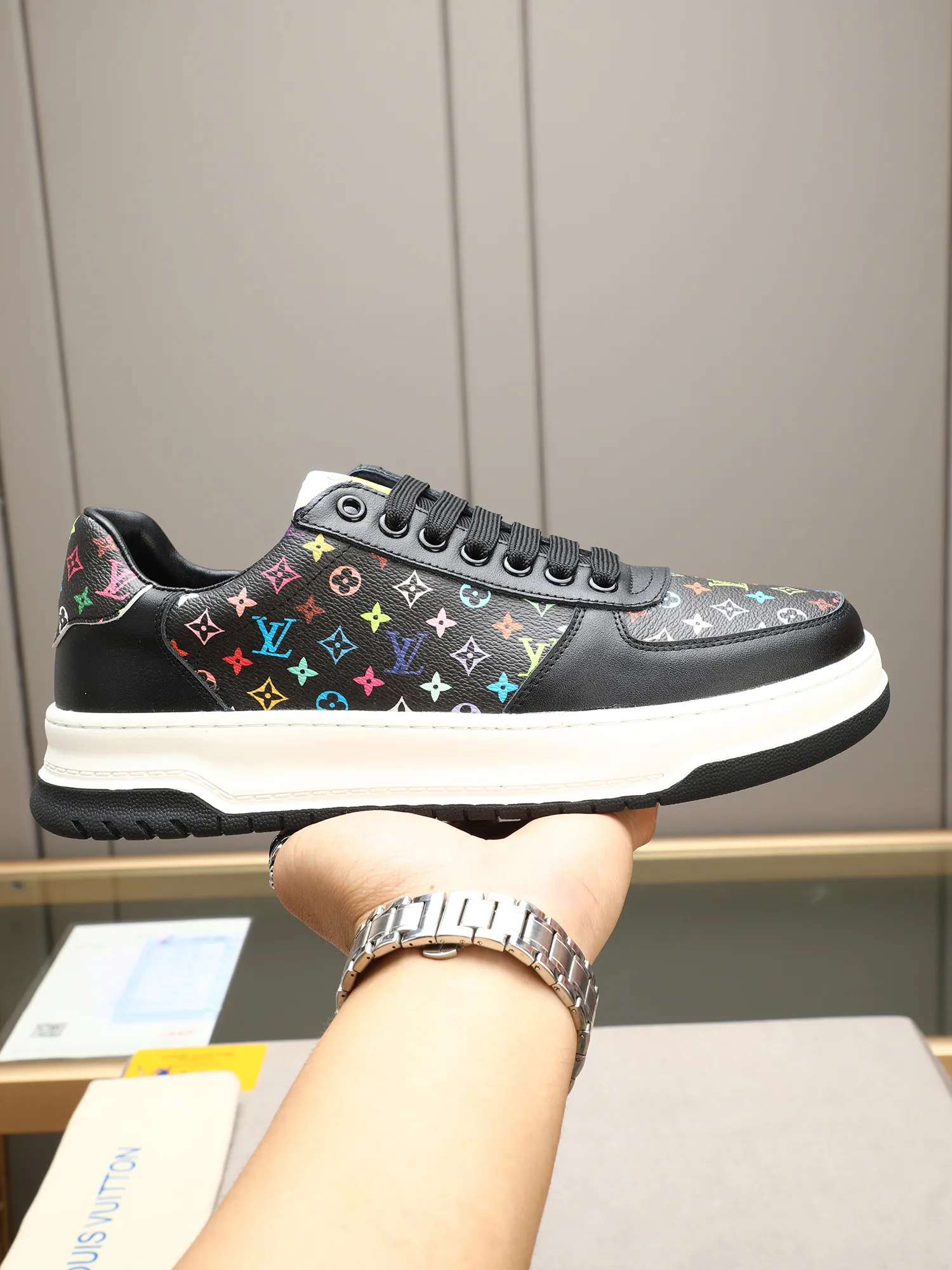 Mainly recommended model 👍👍👍P400 LOUIS VUITTON [Luden Yiwei] - LV upper imported first-layer cowhide combined with LV classic materials 🇩🇪 imported leather lining ➕ non-slip and wear-resistant outsole. Every man's identity is reflected in his elegant and stable upper shoes🚶🏻🚶🏻📯 No matter the wind or rain, the shoe last remains unchanged and can stand the test of time🔍️. ——Code number: 38-44 (45 can be customized)